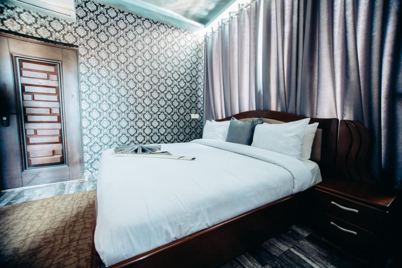 Plus 33 Hotel Nungua Bagian luar foto