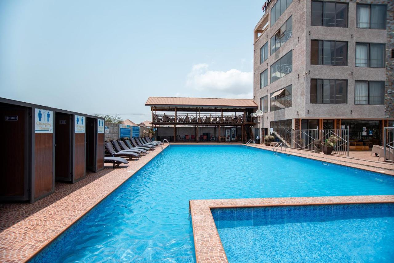 Plus 33 Hotel Nungua Bagian luar foto
