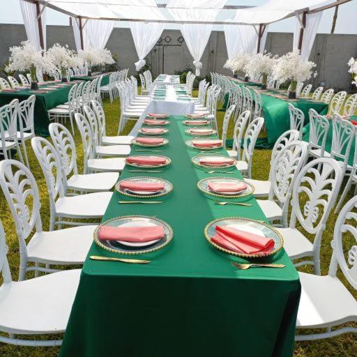 Plus 33 Hotel Nungua Bagian luar foto