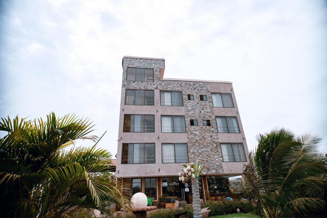 Plus 33 Hotel Nungua Bagian luar foto