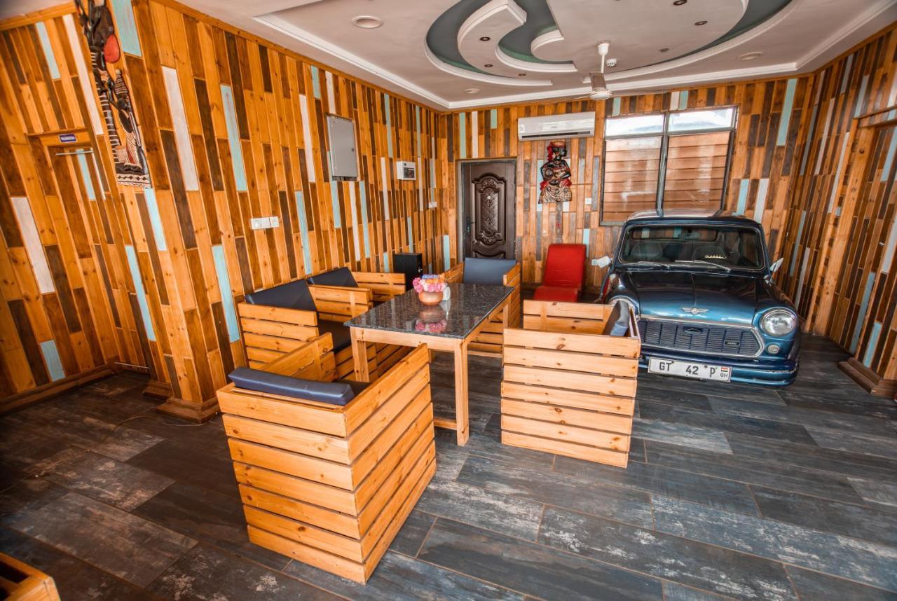 Plus 33 Hotel Nungua Bagian luar foto