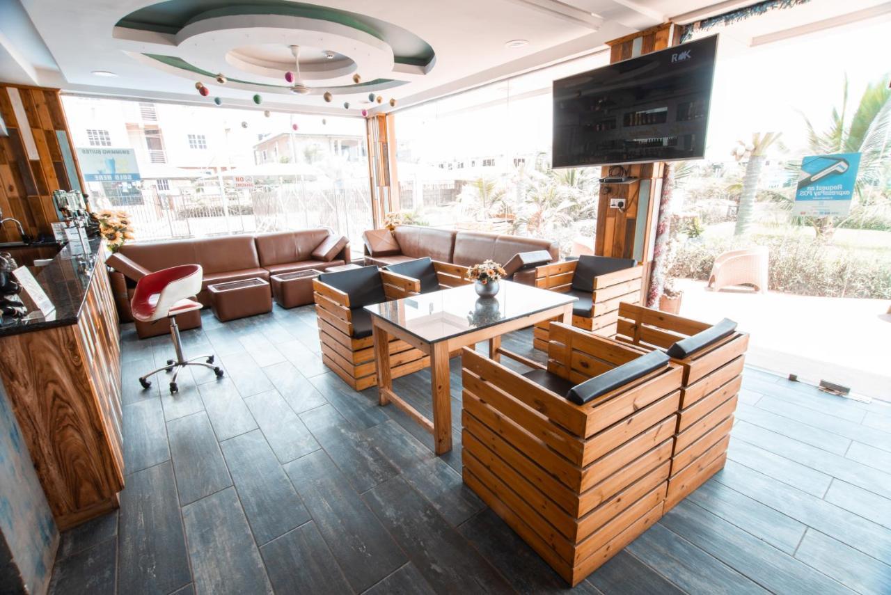 Plus 33 Hotel Nungua Bagian luar foto