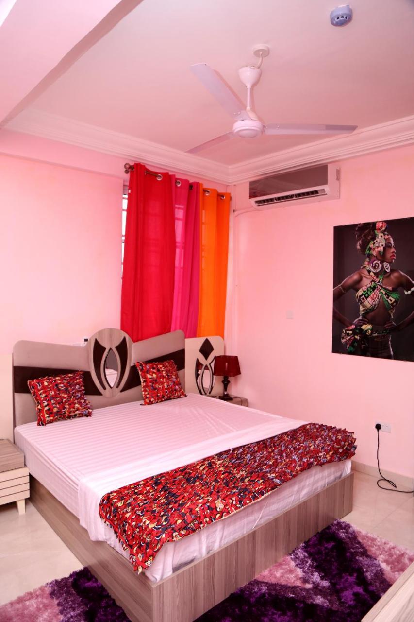 Plus 33 Hotel Nungua Bagian luar foto