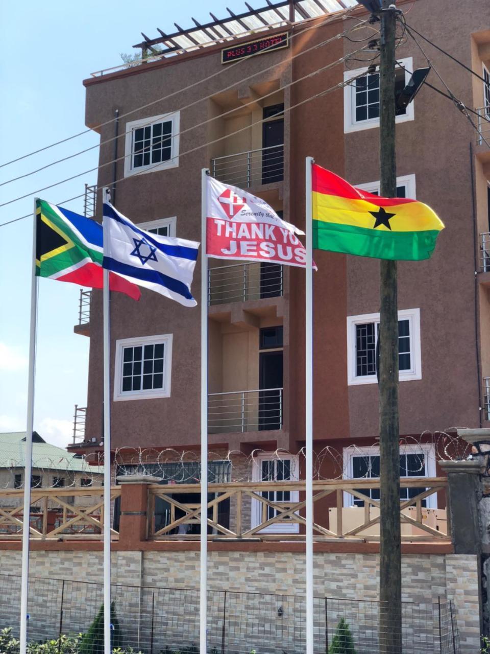 Plus 33 Hotel Nungua Bagian luar foto