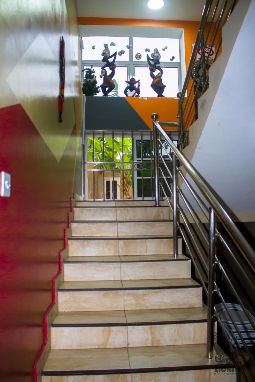 Plus 33 Hotel Nungua Bagian luar foto