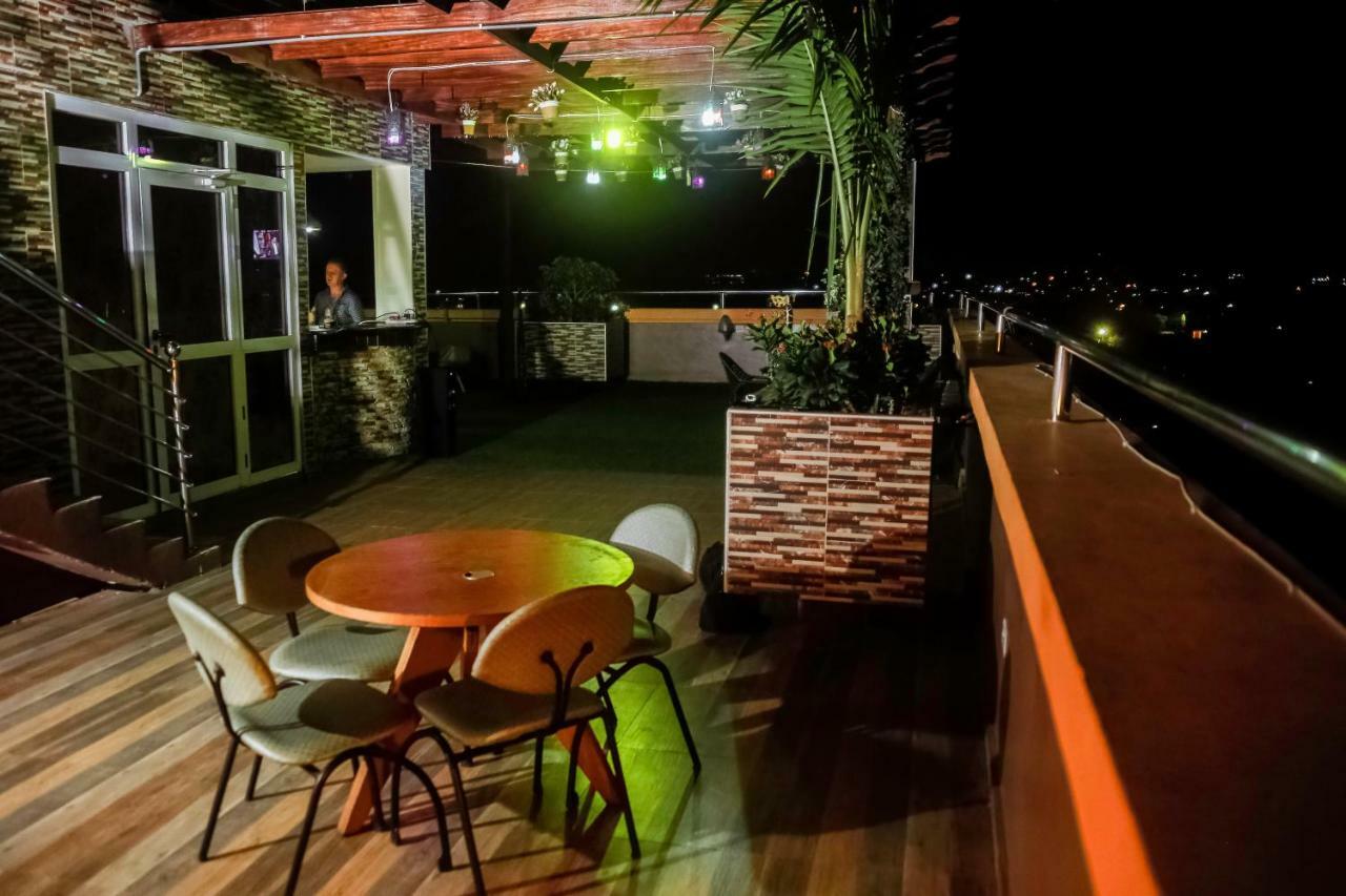 Plus 33 Hotel Nungua Bagian luar foto