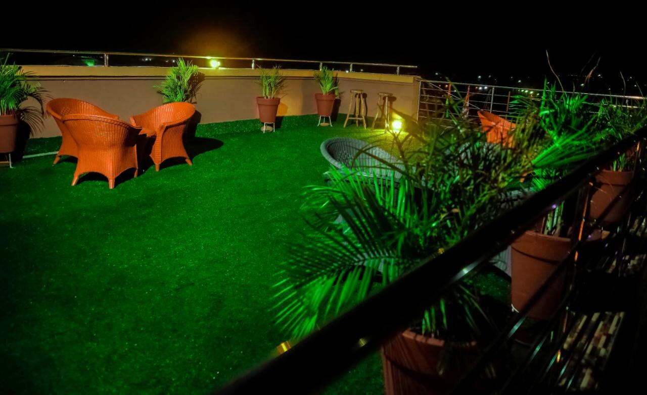 Plus 33 Hotel Nungua Bagian luar foto