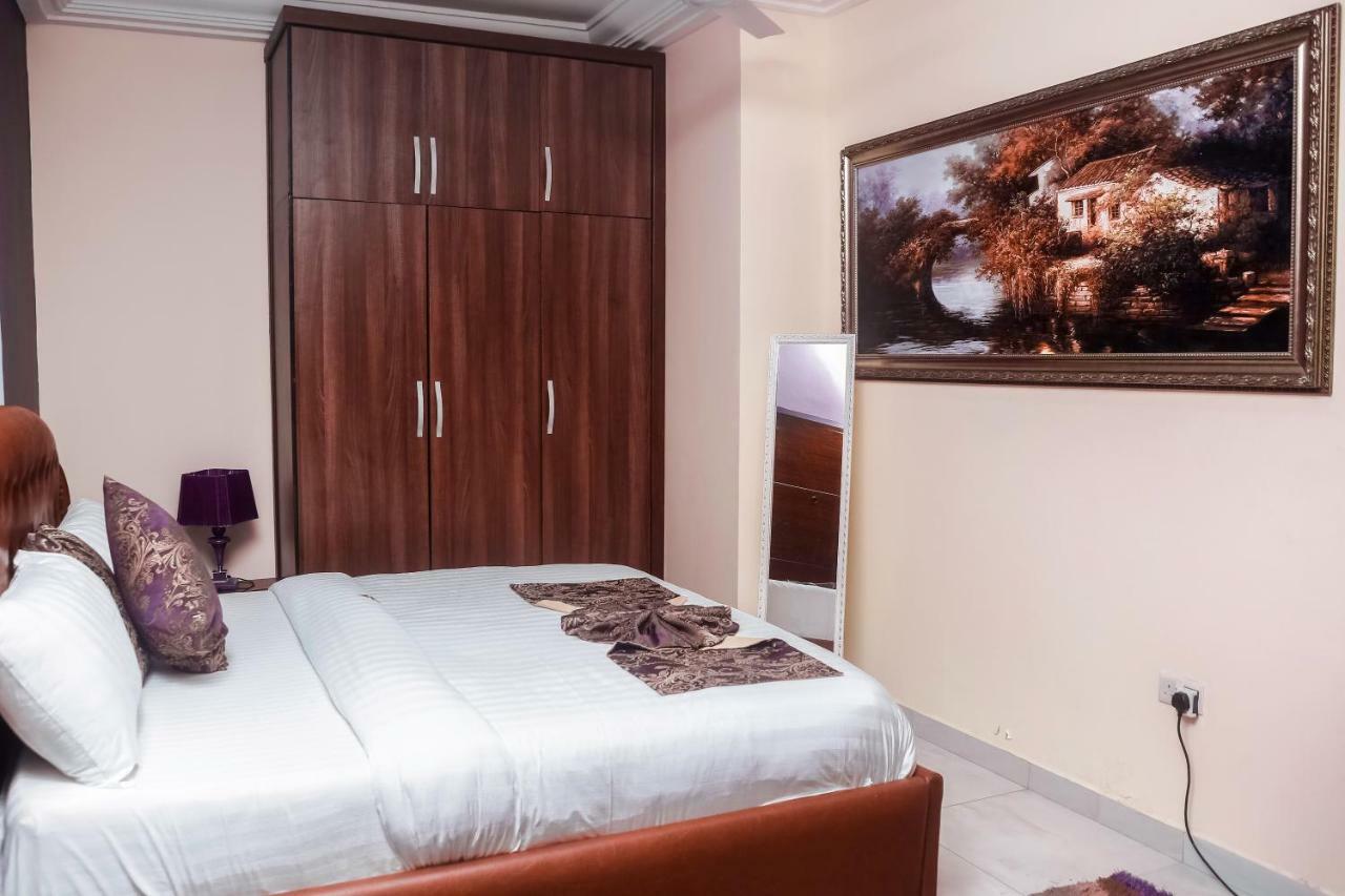 Plus 33 Hotel Nungua Bagian luar foto