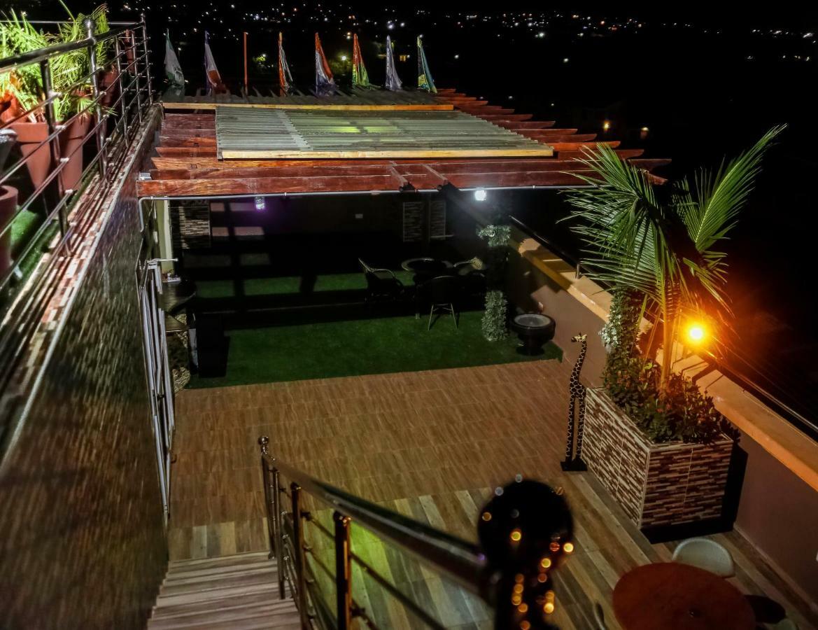 Plus 33 Hotel Nungua Bagian luar foto